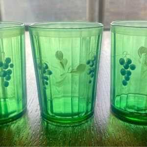 Vintage 1960s Green Ribbed Glass Tumblers w. Handpainted Grape Design Set of 3.